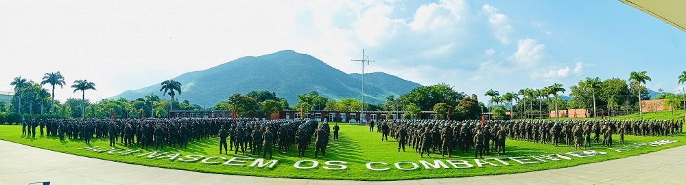 Formatura de encerramento do exercício de campo