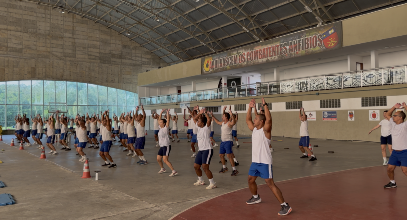 Tripulação participa de atividade física durante ação do Janeiro Branco no CIAMPA.