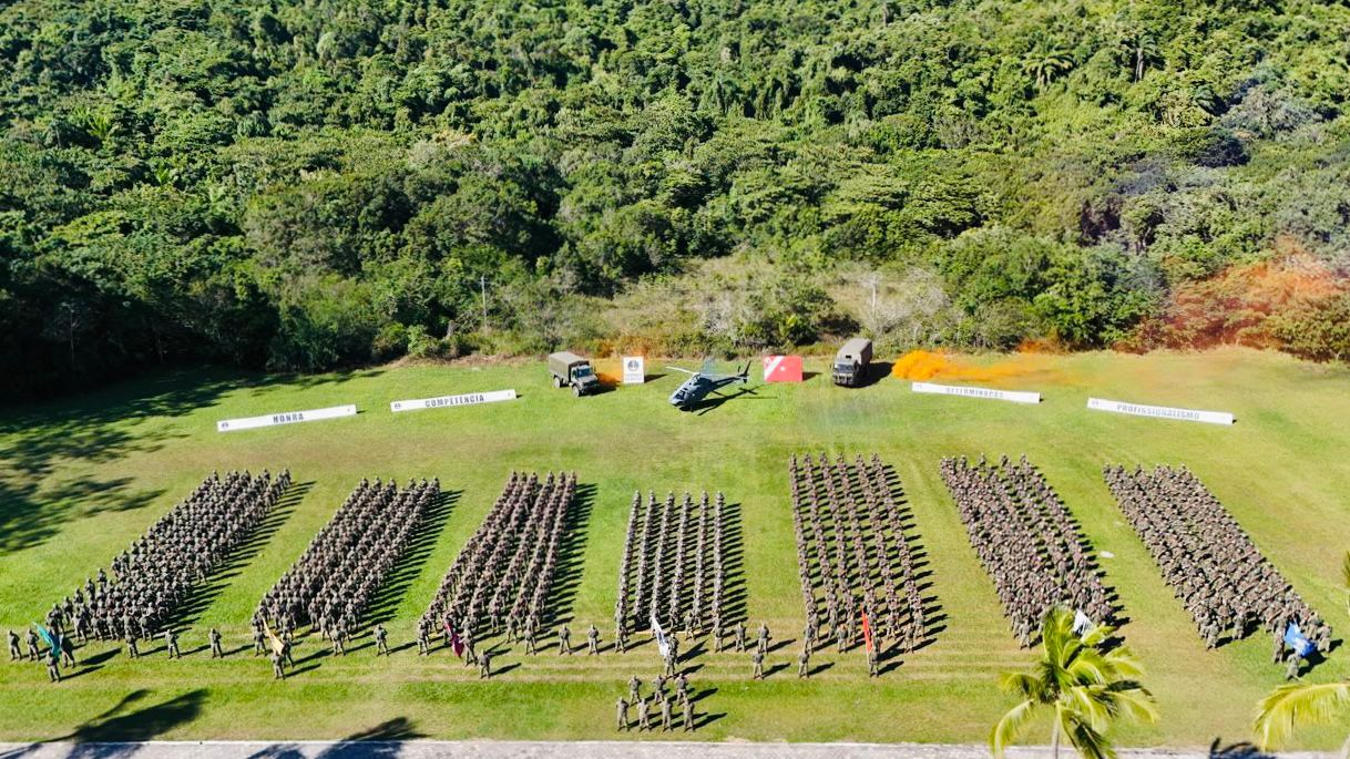 Cerimônia de encerramento do Exercício de Campo com entrega do brevê.