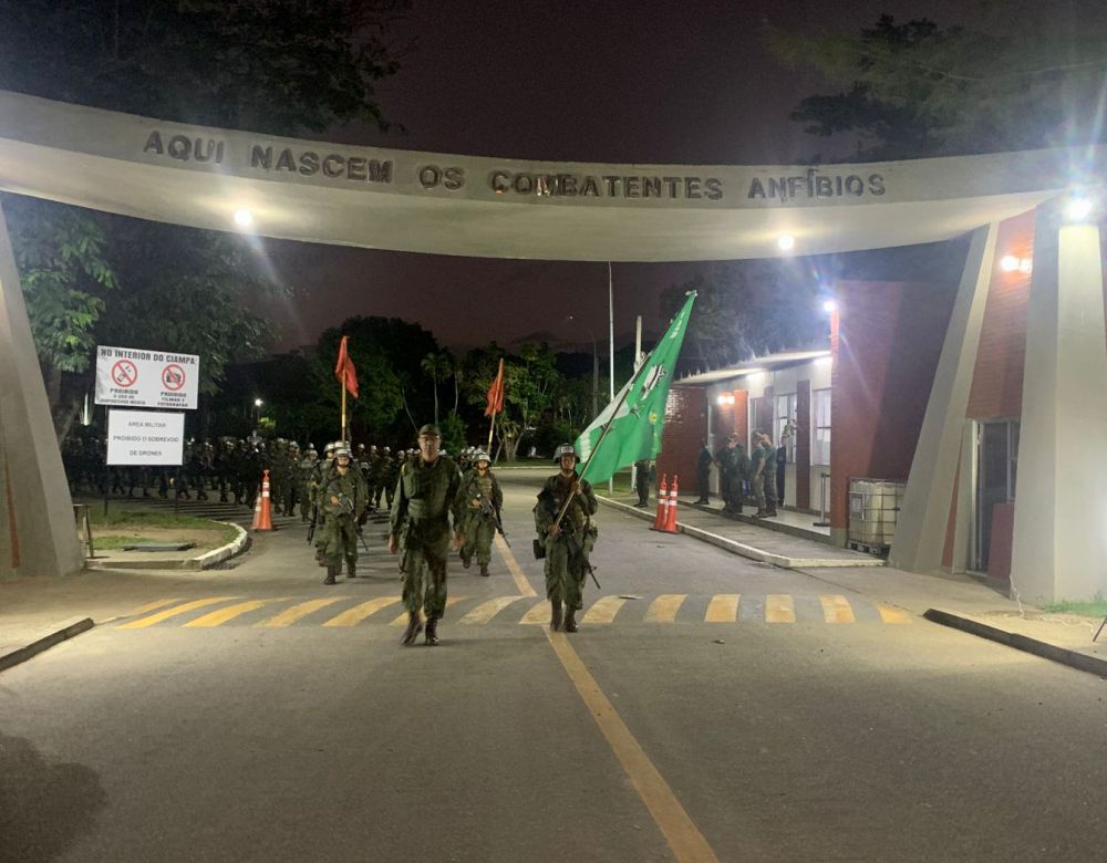 A-FN realizam Marcha Noturna, testando a resistência e determinação.