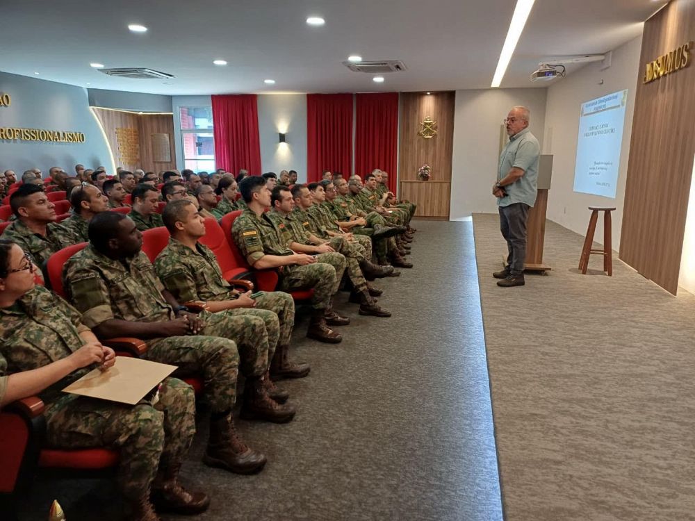 Palestra reforça o valor da Honra entre a tripulação do CIAMPA