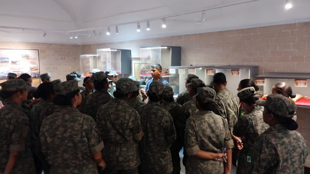 Soldados da Turma I/2025 revivem a história dos Fuzileiros Navais em visita ao museu e reforçam os valores que moldam a tradição da força.