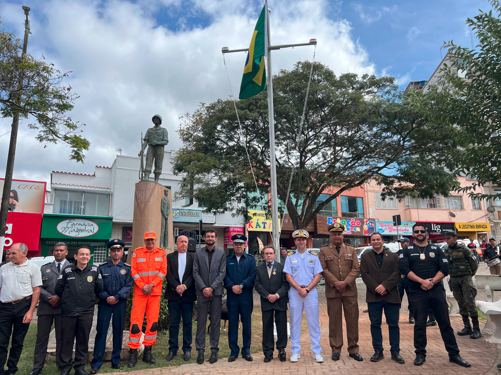Marinha do Brasil inaugura Mastro Naval em Barbacena (MG)