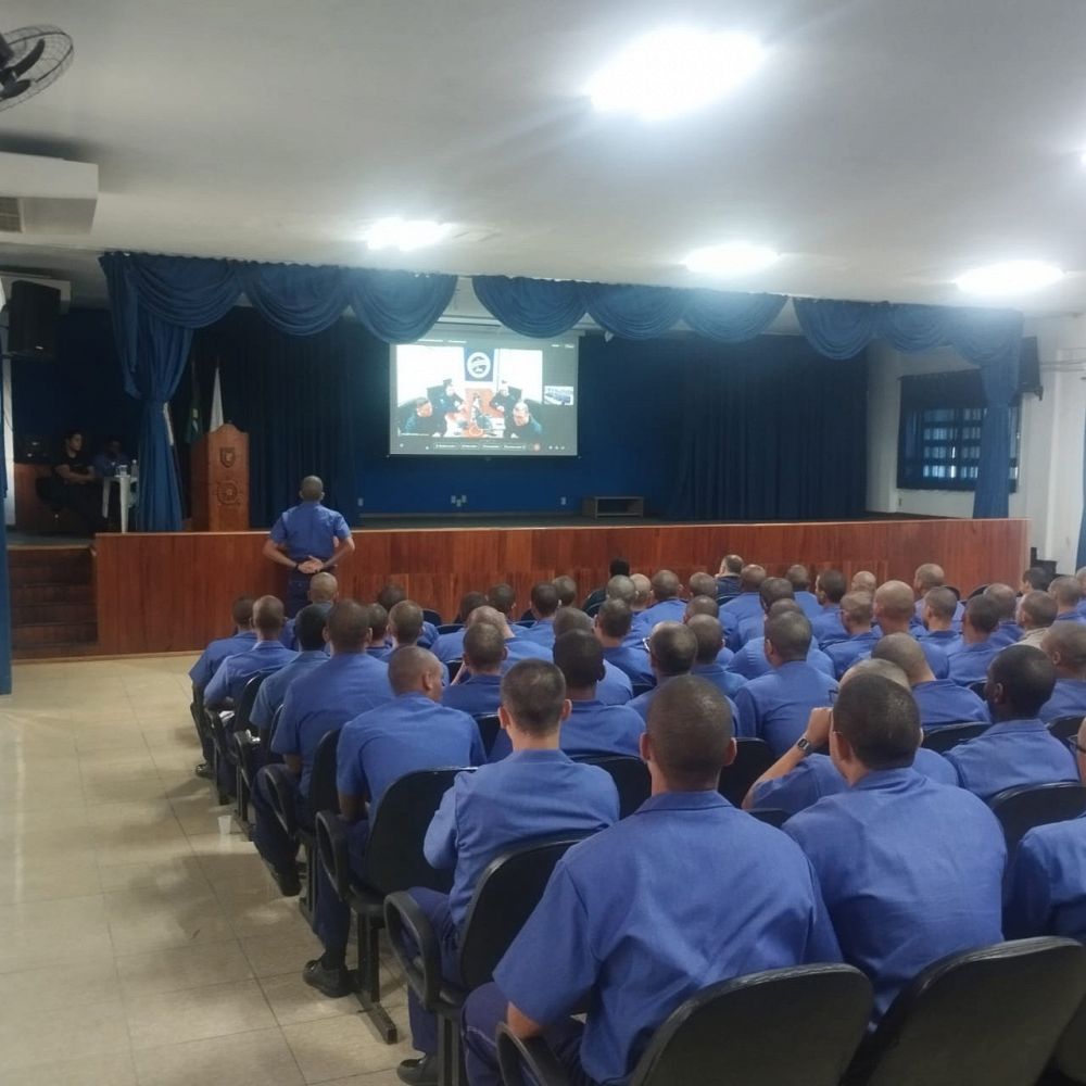 Alunos da Escola de Aprendizes-Marinheiro do Espírito Santo participam de visita virtual à Estação Antártica Comandante Ferraz