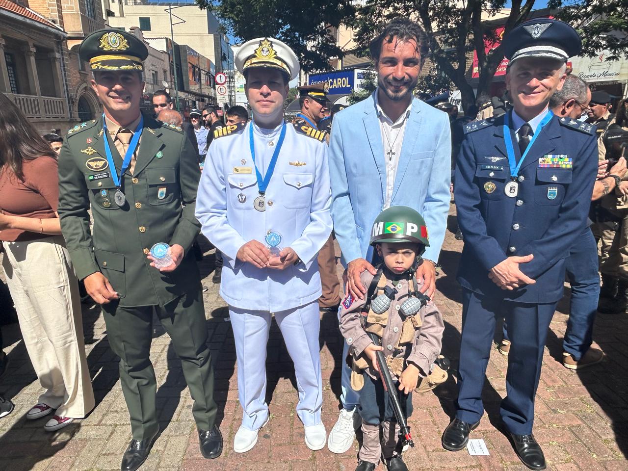 Marinha participa das comemorações do Dia da Vitória em Barbacena