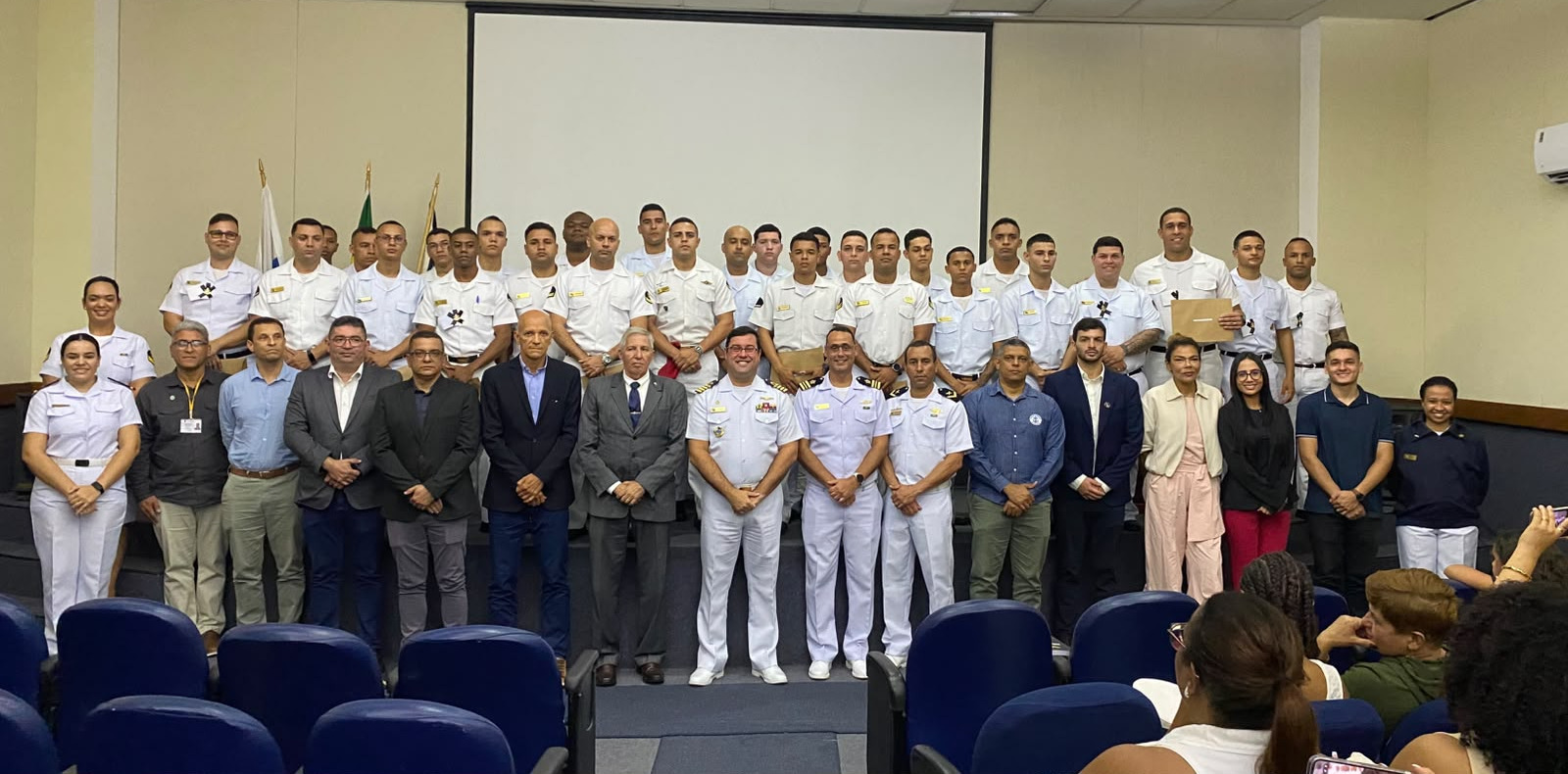 CAPITANIA DOS PORTOS DO RIO DE JANEIRO REALIZA CERIMÔNIA DE FORMATURA DO ESTÁGIO DE QUALIFICAÇÃO PARA TRIPULANTE DE EMBARCAÇÕES
