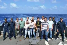 Corveta “Caboclo” apoia pesquisas na Ilha da Trindade