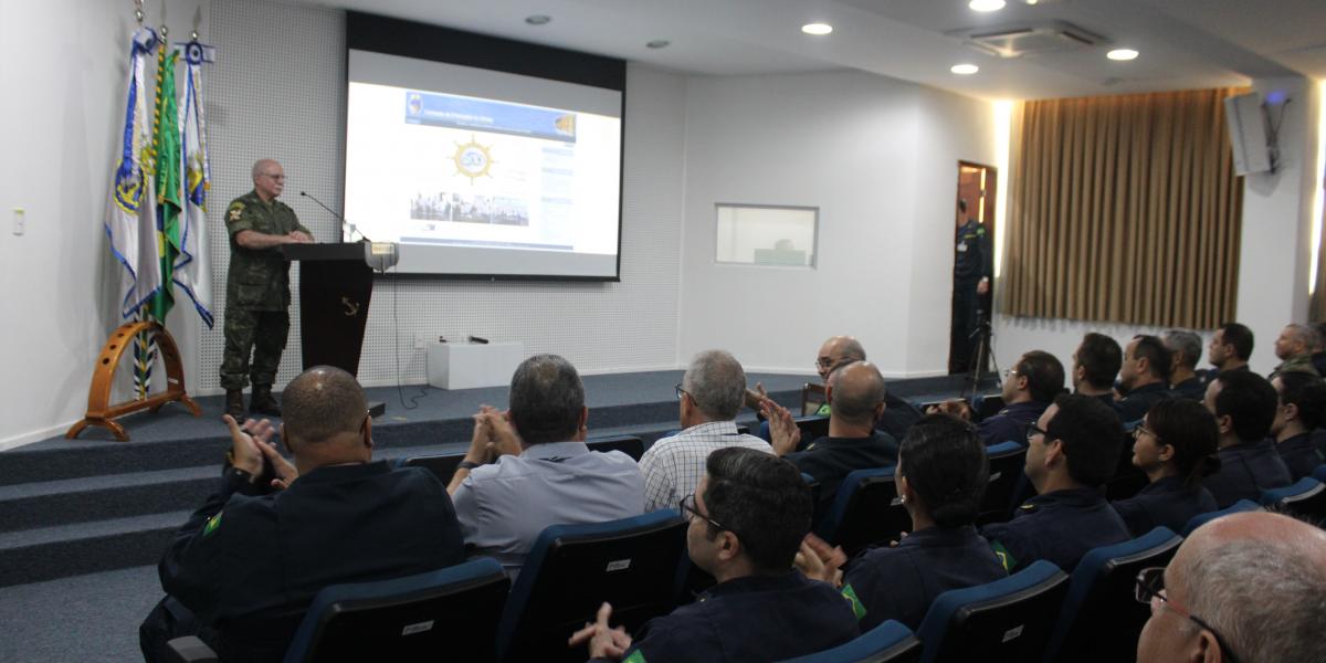 A palestra “Comissão de Promoções de Oficiais” foi proferida pelo Contra-Almirante, Fuzileiro Naval, José Henrique Salvi Elkfury