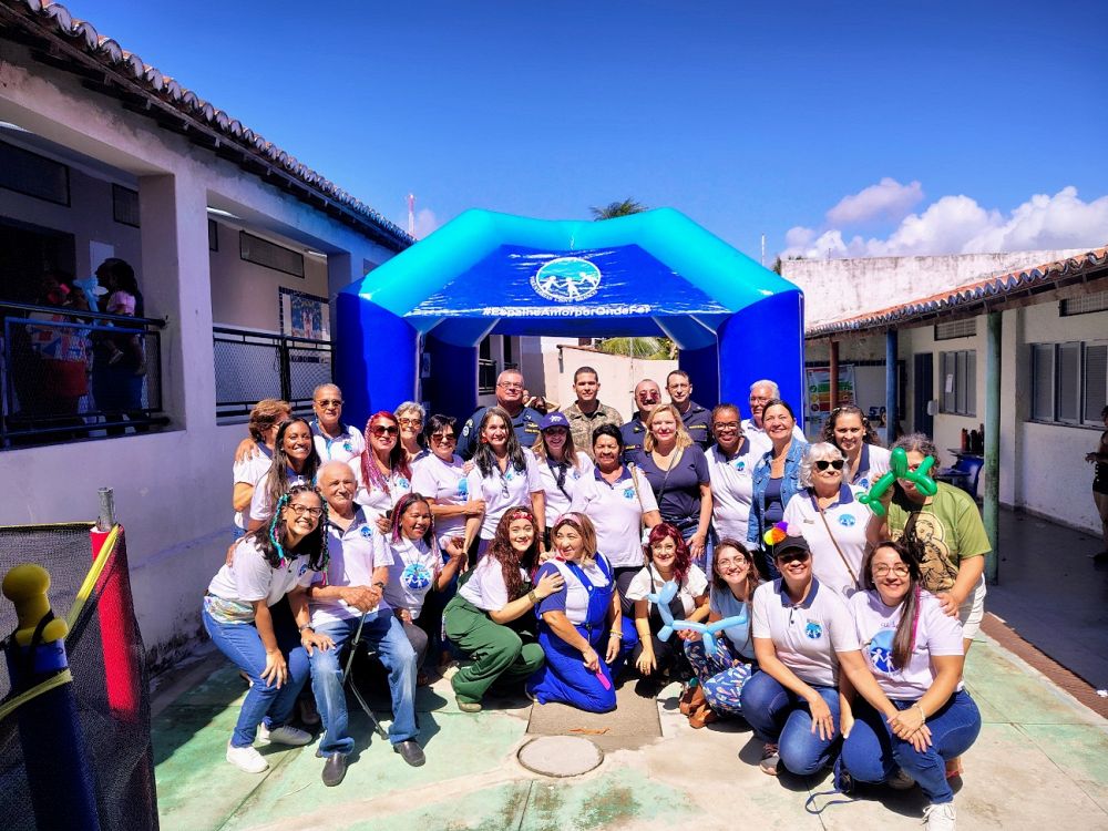 As Voluntárias Cisne Branco participam da ACISO no bairro do Alecrim