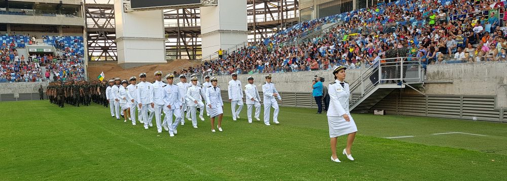 Militares da Delegacia Fluvial de Cuiabá durante desfile na Arena Pantanal