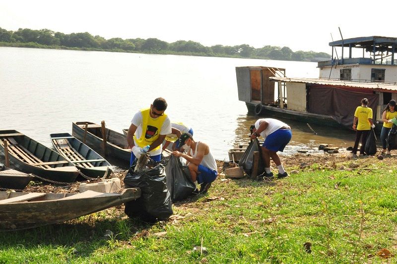 Limpeza foi realizada na orla do Rio Paraguai