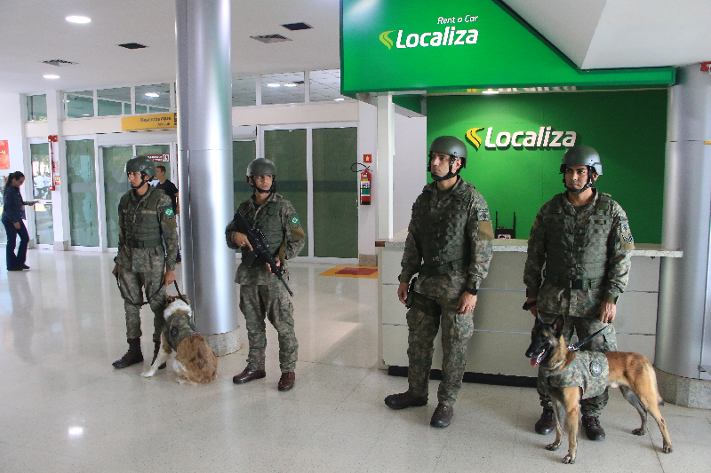 Cães foram empregados no Aeroporto Internacional de Corumbá