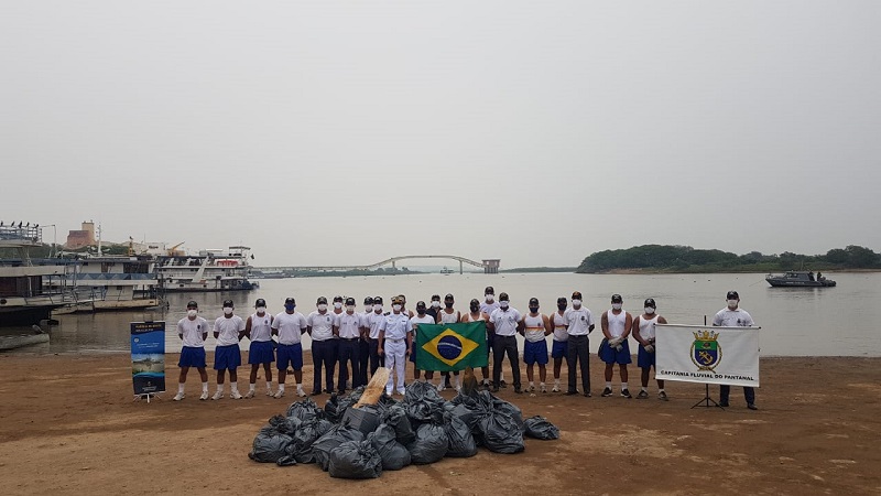 Cerca de uma tonelada de lixo foi recolhida no Porto Geral de Corumbá-MS