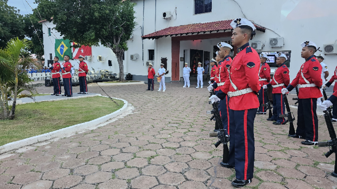 Cerimônia reuniu militares, familiares e amigos