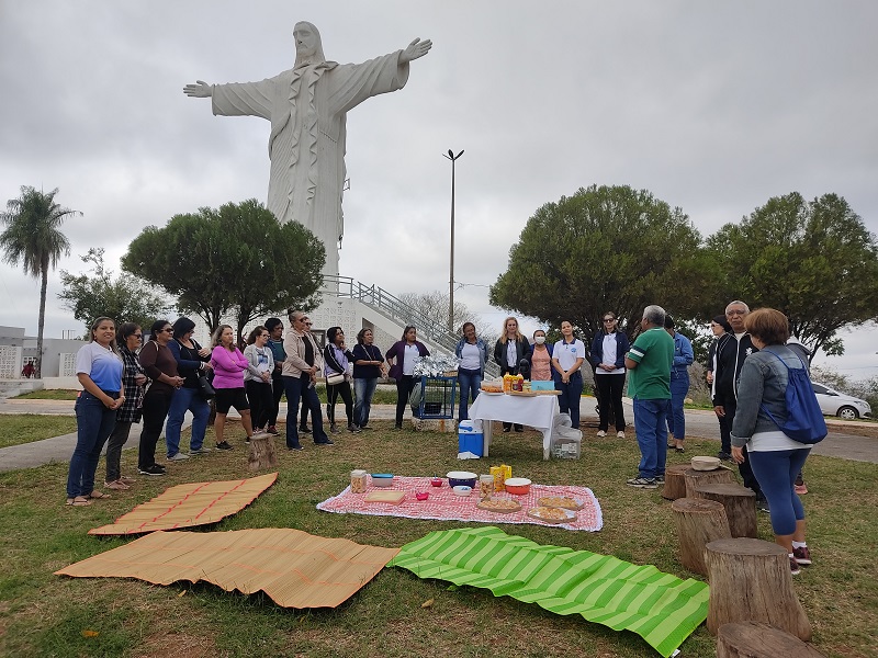 Evento teve início com alongamento e aquecimento