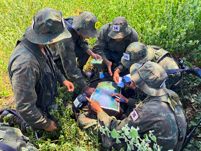 Instrução orientação e navegação terrestre