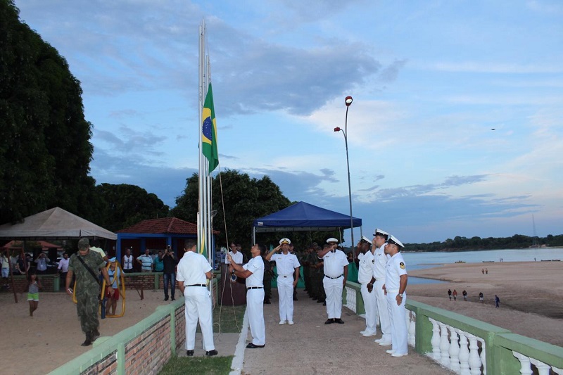 Militares da AgSFAraguaia durante o Cerimonial a Bandeira