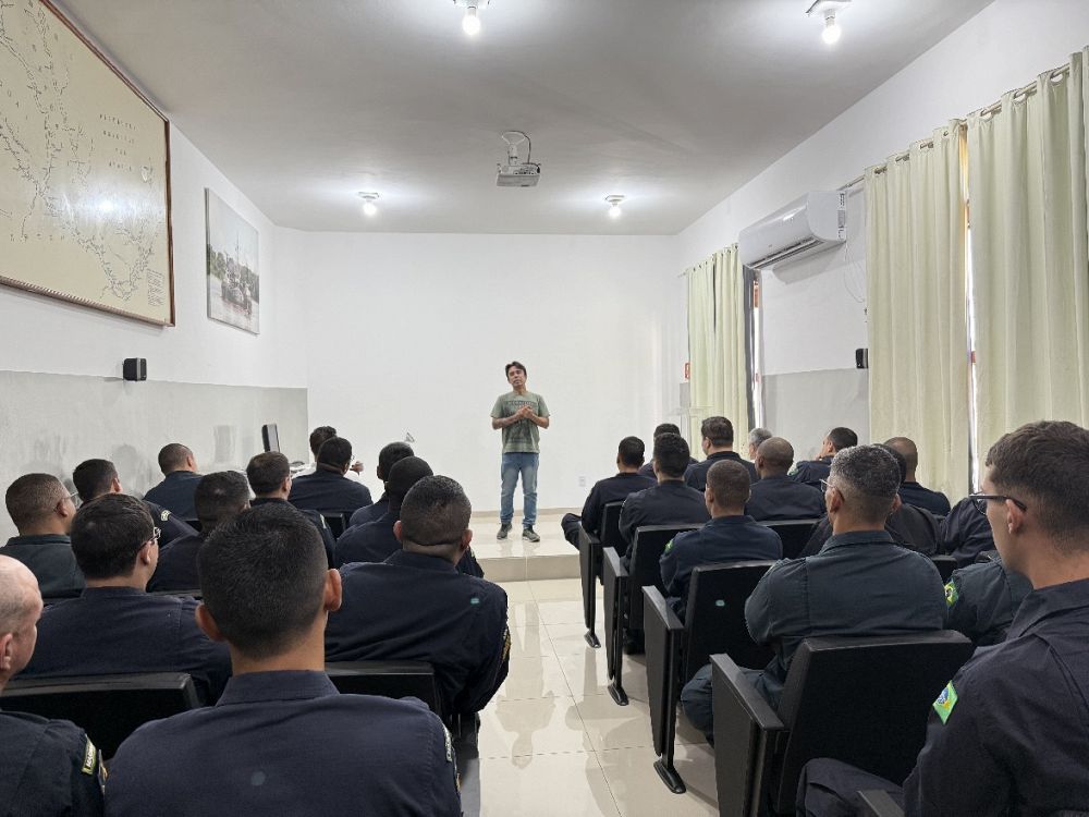 Palestras foram realizadas no auditório do Comando da Flotilha de Mato Grosso