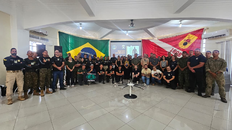 Palestrantes e participantes do 1º Seminário de Cães Detectores
