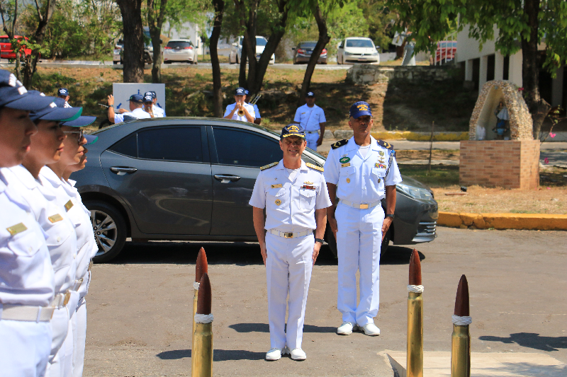 Honras de recepção ao Comandante-Geral do Corpo de Fuzileiros Navais no Hospital Naval de Ladário