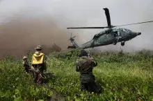 Militares e aeronaves estão empregados nas atividades. Foto Jéferson Prado