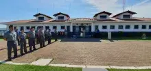 Formatura da tripulação em frente a CFMT