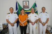 Da esquerda para direita: Capitão dos Portos de Mato Grosso; prefeita de São Félix do Araguaia; Comandante do Com6ºDN; e Agente Fluvial de São Félix do Araguaia