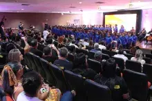 Crianças e adolescentes do PROFESP em apresentação musical