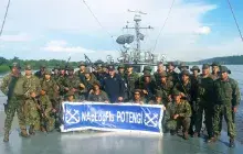 Aspirantes e equipe de instrução embarcados no NApLogFluPotengí.