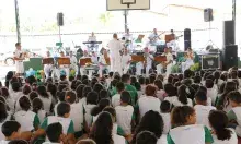 Primeira apresentação foi na EMEB Dep. Ulisses Silveira Guimarães