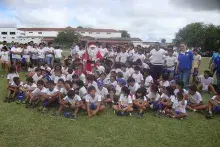 Papal Noel distribuiu presentes às crianças do Profesp na Casa do Marinheiro de Ladário