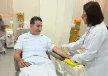 Militar Doando Sangue