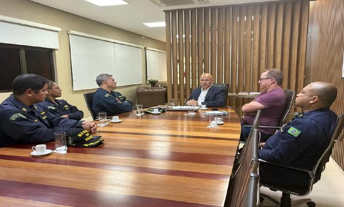 Comando do 9º Distrito Naval realiza visita institucional ao Deputado Federal Zé Adriano