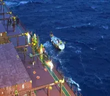 Salvamar Brasil coordena socorro de tripulação de veleiro a mais de 1.600 km da costa