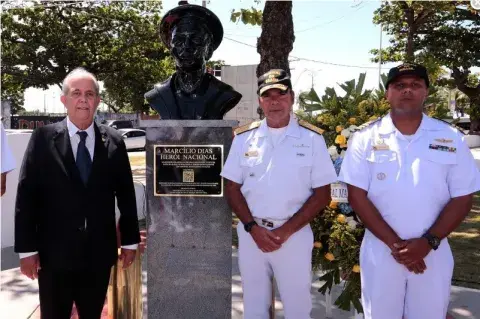 Reinauguração do busto imperial Marinheiro Marcílio Dias em Alagoas