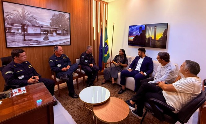 Reunião no gabinete do Capitão do Portos