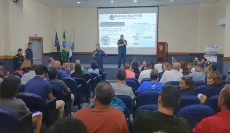 CPRJ realiza oficina sobre segurança e boas práticas durante a temporada de observação de baleias