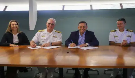 Marinha do Brasil e Prefeitura de Niterói firmam acordo para reforçar a segurança e o ordenamento costeiro