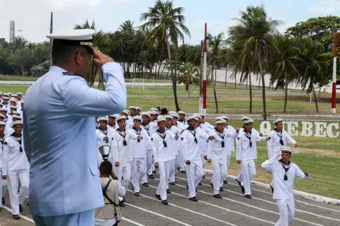 Cerimônia de Juramento à Bandeira de 186 alunos marca o encerramento do Curso de Formação de Marinheiros da EAMCE