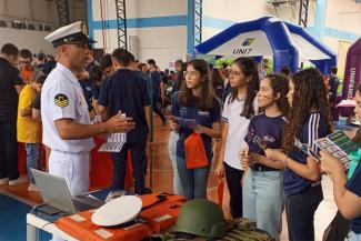 EAMCE participa de Feira das Profissões em Fortaleza (CE)