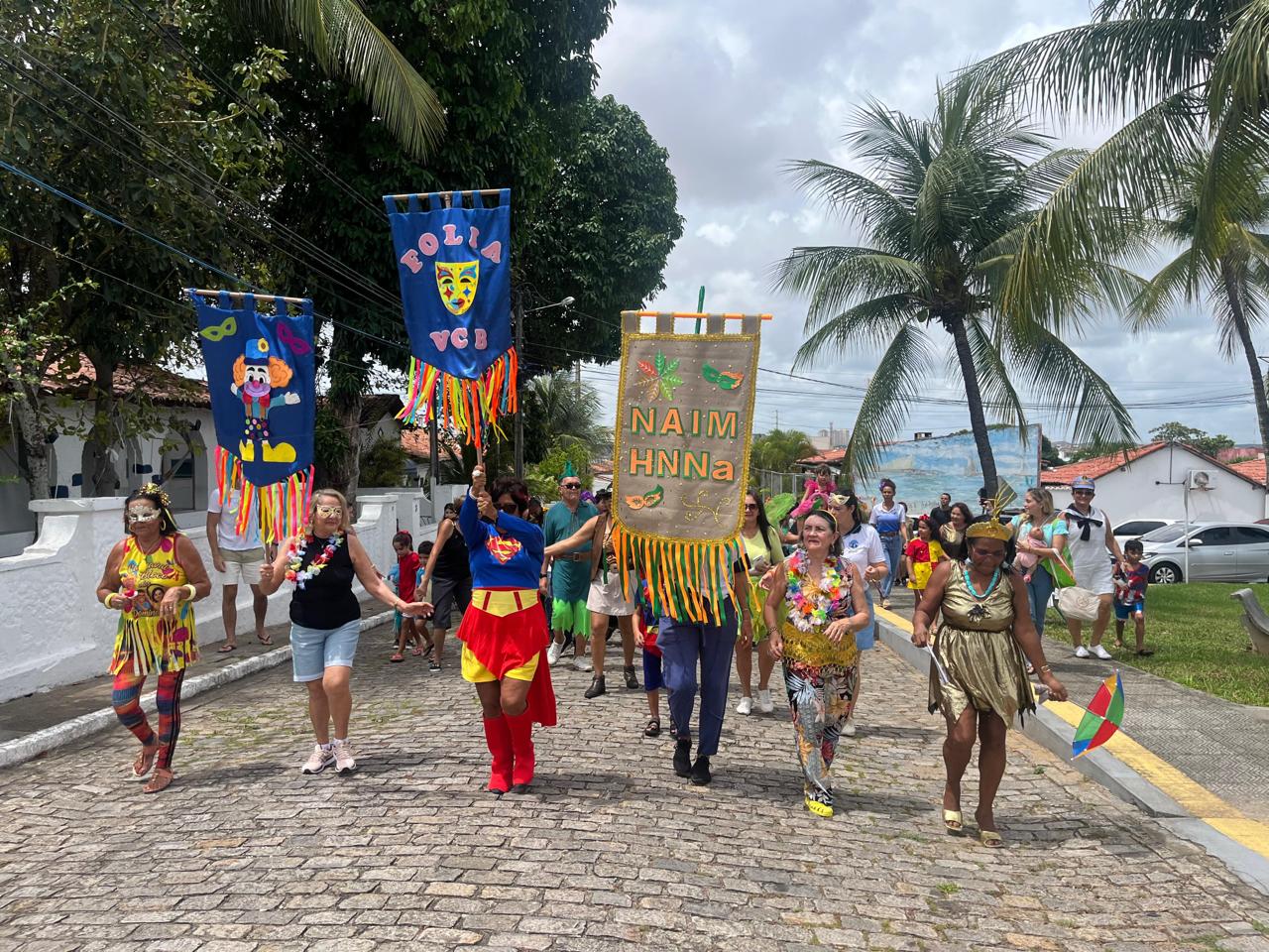 Bloquinho com Militares do NAIM e VCB na praça do Clube de Oficias Cobana 