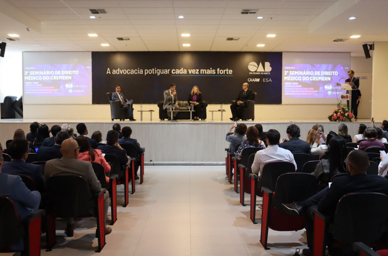 evento promovido pelo CREMERN na sede da OAB/RN, em Natal, no dia 10 de abril