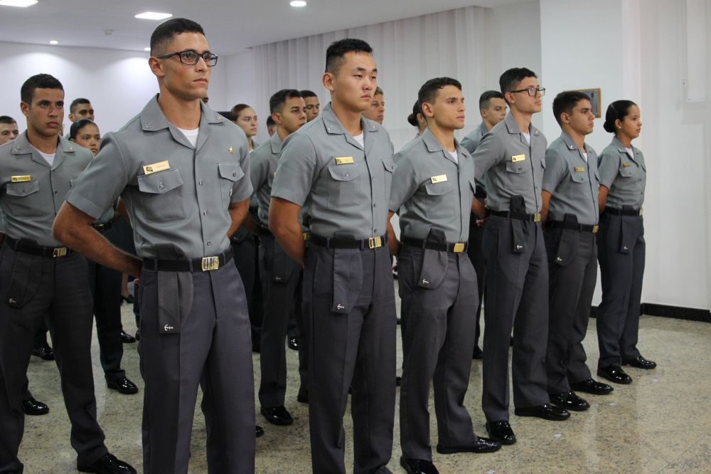 Aspirantes IM do 3º ano da Escola Naval recebem boas-vindas no Dia da Intendência
