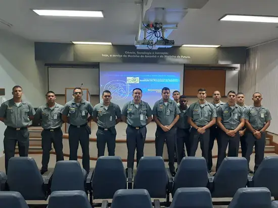 Alunos do CAAML visitam o Grupo de Sistemas Acústicos Submarinos do IPqM