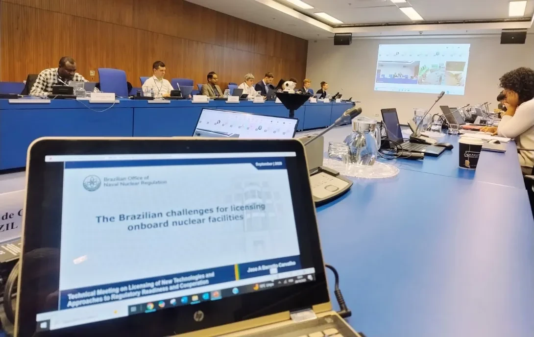 SecNSNQ marca presença em reunião técnica da AIEA sobre licenciamento de novas tecnologias