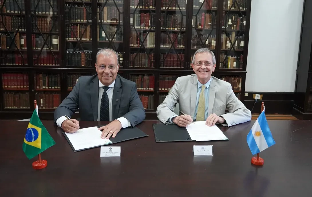 SecNSNQ assina primeiro memorando internacional no campo da regulação nuclear naval