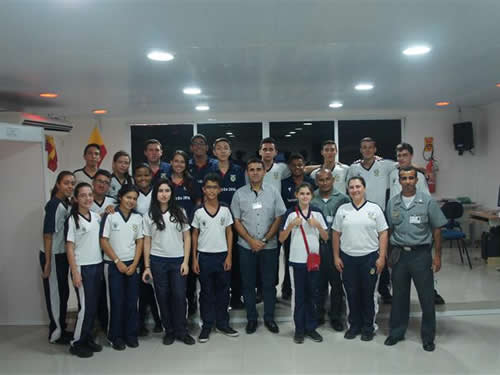 Visitantes ainda na Sala do SSTT (Custom).jpg
