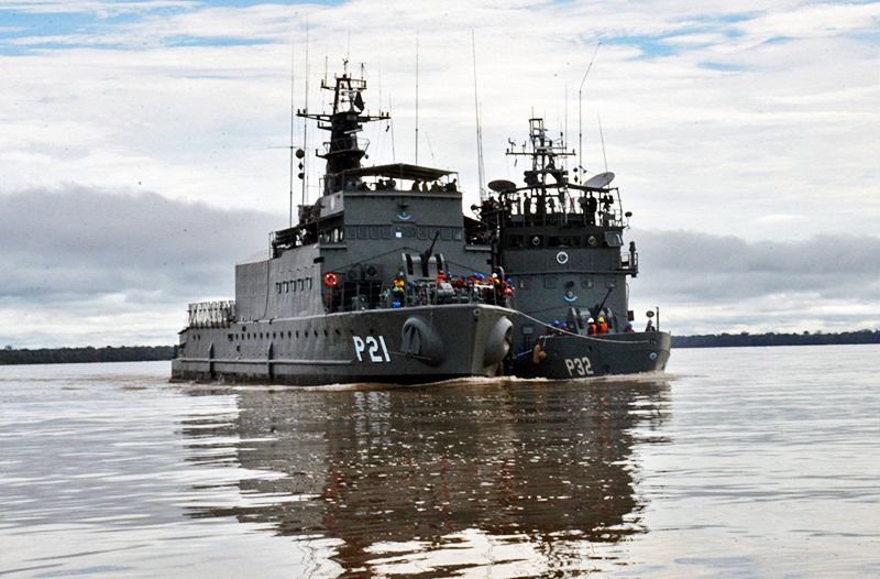 Navios-Patrulha Fluvial “Raposo Tavares” e “Amapá” - Cópia